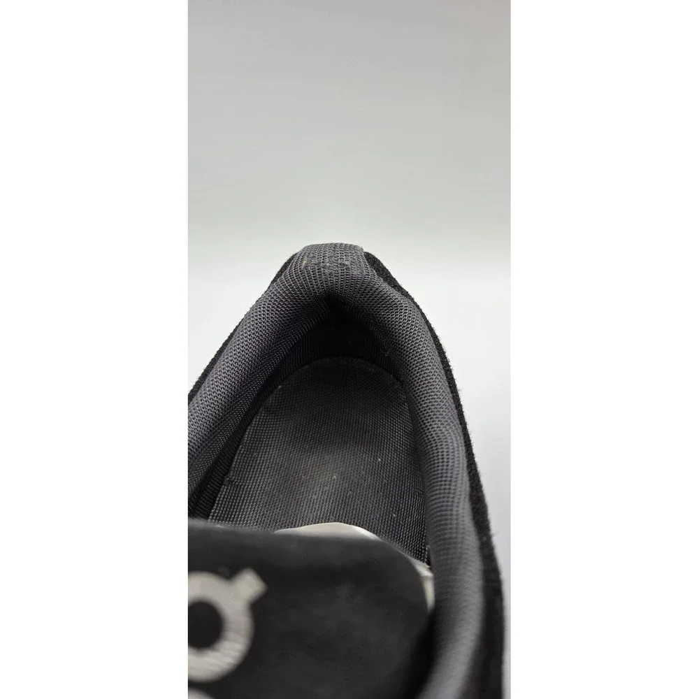 On Cloud 5 Women's Running Shoes 7.5 Black White Mesh Speed Lace Sneakers